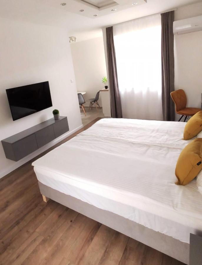 Helena Studio Apartman Siófok Buitenkant foto