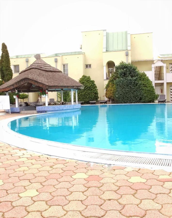 Helena Studio Apartman Siófok Buitenkant foto