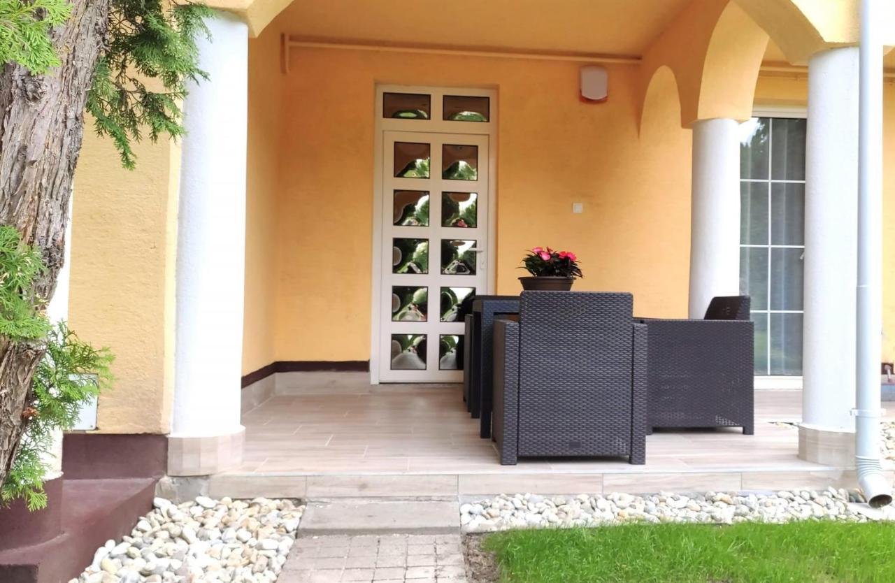 Helena Studio Apartman Siófok Buitenkant foto